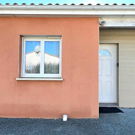 Logement Thermale Et De Tourisme Les Acacias 2 Jonzac Buitenkant foto