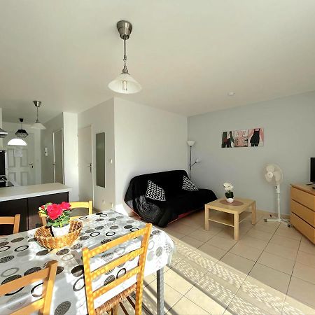 Logement Thermale Et De Tourisme Les Acacias 2 Jonzac Buitenkant foto