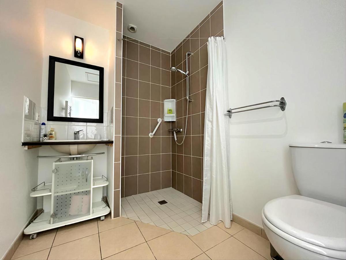 Logement Thermale Et De Tourisme Les Acacias 2 Jonzac Buitenkant foto