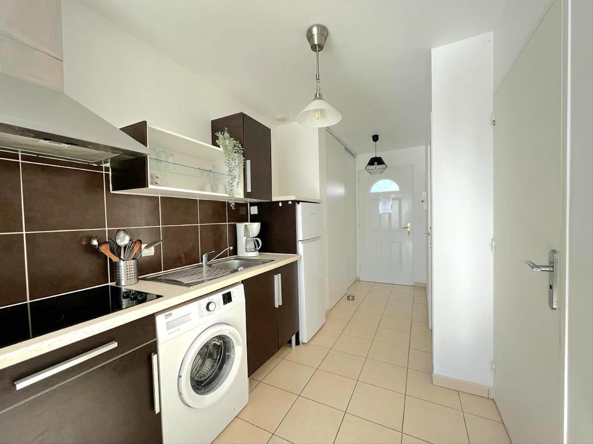 Logement Thermale Et De Tourisme Les Acacias 2 Jonzac Buitenkant foto