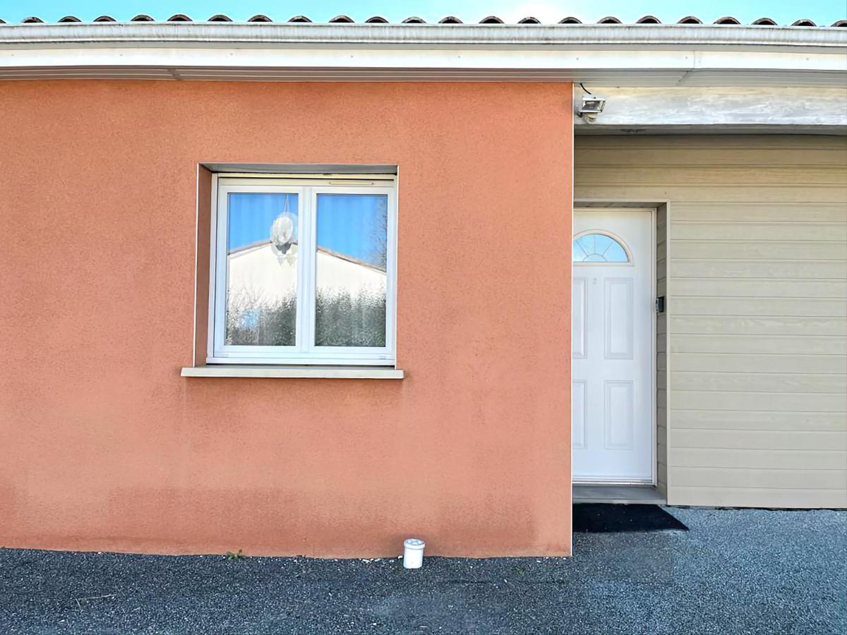 Logement Thermale Et De Tourisme Les Acacias 2 Jonzac Buitenkant foto