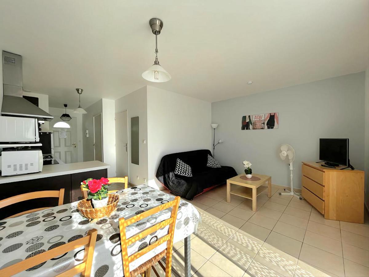 Logement Thermale Et De Tourisme Les Acacias 2 Jonzac Buitenkant foto